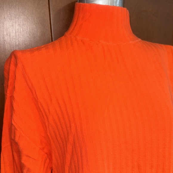 Bright orange stretchy butt covering pullover - Picture 4 of 9